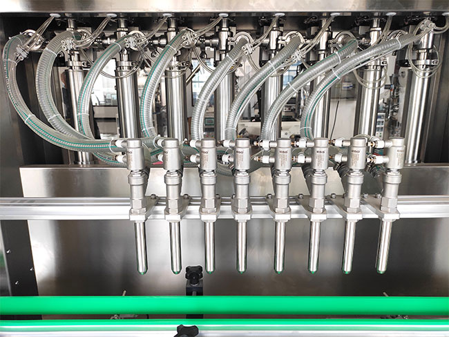 星火全自動(dòng)液體灌裝機(jī)細(xì)節(jié)展示